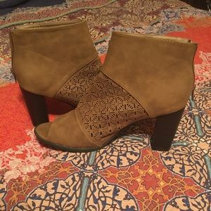 Heel booties